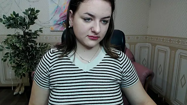 Snapshot of Helen_Elliot chatting on 9, 1, 2025 Helen Elliot online show from 9, 1, 2025