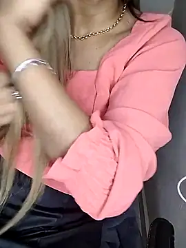 fofinhaa12 online show from 24, 4, 2026