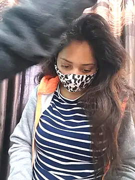 bigtitsqueen online show from 13, 1, 2025