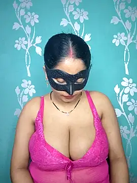 Snapshot of bigtitsqueen chatting on 21, 3, 2026 bigtitsqueen online show from 21, 3, 2026