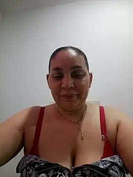 Snapshot of MirandaSoto chatting on 6, 5, 2026 MirandaSoto online show from 6, 5, 2026