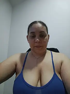 Snapshot of MirandaSoto chatting on 22, 5, 2026 MirandaSoto online show from 22, 5, 2026