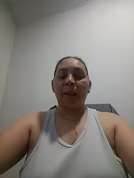Snapshot of MirandaSoto chatting on 2, 6, 2026 MirandaSoto online show from 2, 6, 2026