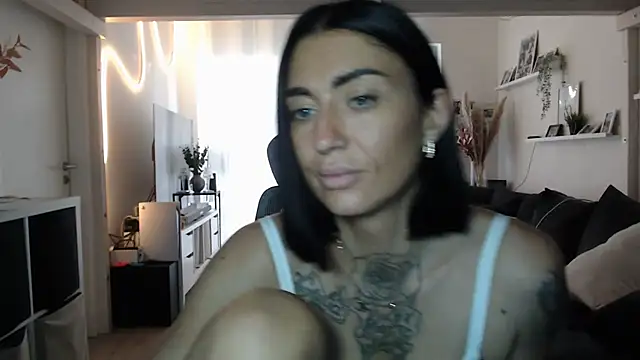 IntiMia online show from 13, 11, 2025