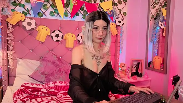 Snapshot of lauren_evans96 chatting on 3, 7, 2026 lauren evans96 online show from 3, 7, 2026
