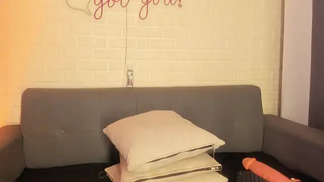 Snapshot of karina_gomez_18 chatting on 19, 9, 2025 karina gomez 18 online show from 19, 9, 2025