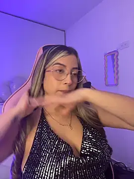Snapshot of Issabela_G1 chatting on 9, 6, 2026 Issabela G1 online show from 9, 6, 2026