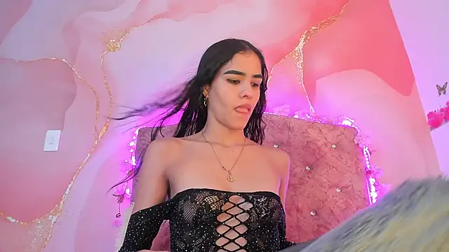 Snapshot of Bella__sweet chatting on 17, 1, 2025 Bella sweet online show from 17, 1, 2025