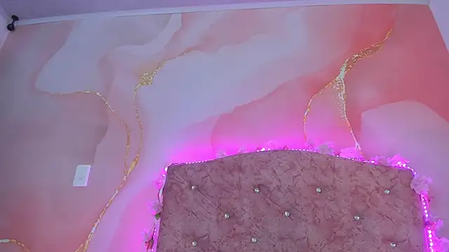 Snapshot of Bella__sweet chatting on 11, 2, 2025 Bella sweet online show from 11, 2, 2025