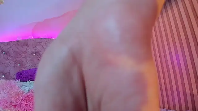 Snapshot of Bella__sweet chatting on 22, 2, 2025 Bella sweet online show from 22, 2, 2025