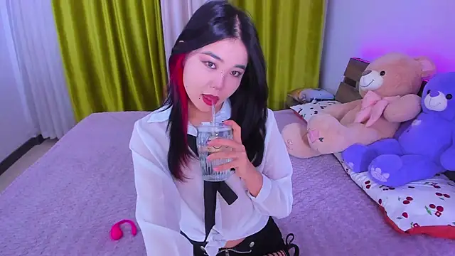 Snapshot of Dollyaa chatting on 4, 10, 2025 Dollyaa online show from 4, 10, 2025