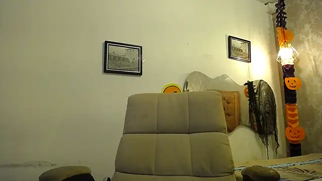 LAURA SMIITH online show from 24, 10, 2025