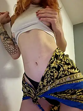 Snapshot of roxi_katty chatting on 11, 11, 2025 roxi katty online show from 11, 11, 2025