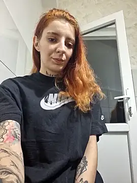 Snapshot of roxi_katty chatting on 19, 11, 2025 roxi katty online show from 19, 11, 2025