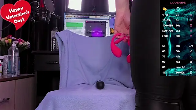 Raissa sky26 online show from 15, 2, 2025