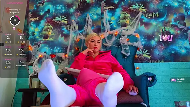 Snow Goddess online show from 17, 10, 2025