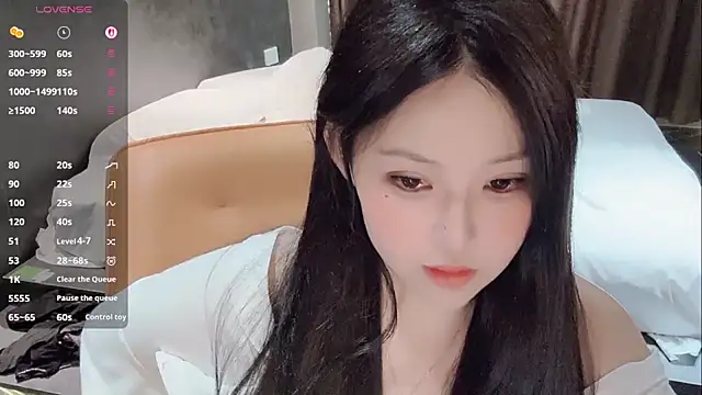 Snapshot of Fountain- chatting on 8, 11, 2025 Fountain- online show from 8, 11, 2025