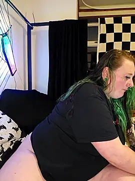 Snapshot of Bunny_Cummings chatting on 4, 10, 2025 Bunny Cummings online show from 4, 10, 2025