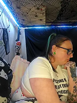 Snapshot of Bunny_Cummings chatting on 20, 11, 2025 Bunny Cummings online show from 20, 11, 2025