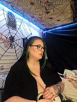 Snapshot of Bunny_Cummings chatting on 28, 11, 2025 Bunny Cummings online show from 28, 11, 2025