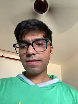 Snapshot of BoyzaraHatke chatting on 4, 6, 2026 BoyzaraHatke online show from 4, 6, 2026
