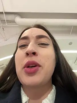 Snapshot of Holly_Play chatting on 6, 12, 2024 Holly Play online show from 6, 12, 2024