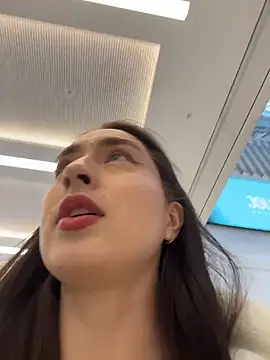 Holly Play online show from 9, 2, 2026