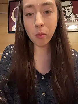 Snapshot of Holly_Play chatting on 30, 5, 2026 Holly Play online show from 30, 5, 2026