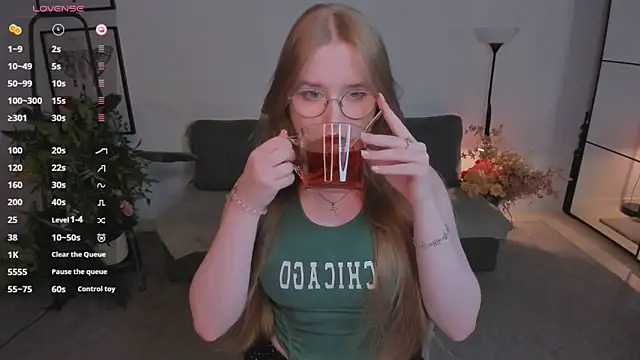 Snapshot of bonnie_wright chatting on 5, 11, 2025 bonnie wright online show from 5, 11, 2025