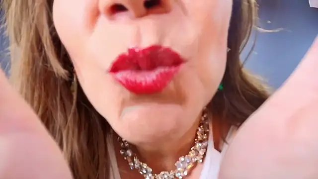 MelaniaKnauss online show from 13, 1, 2025