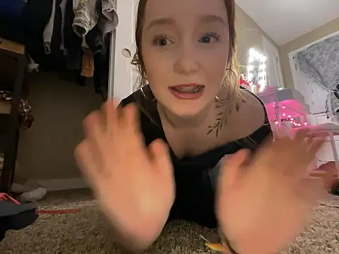 Snapshot of gingerbabe18 chatting on 6, 2, 2025 gingerbabe18 online show from 6, 2, 2025