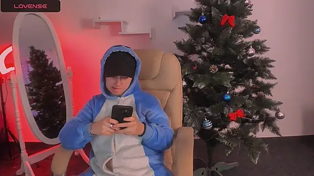 Dolly  Queen  online show from 8, 12, 2024