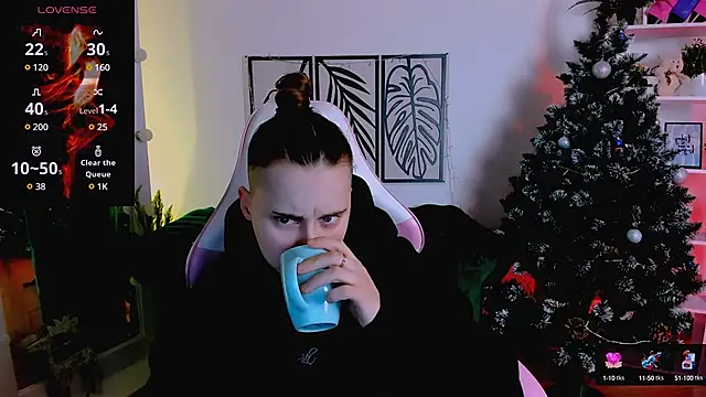 Dolly  Queen  online show from 13, 1, 2025