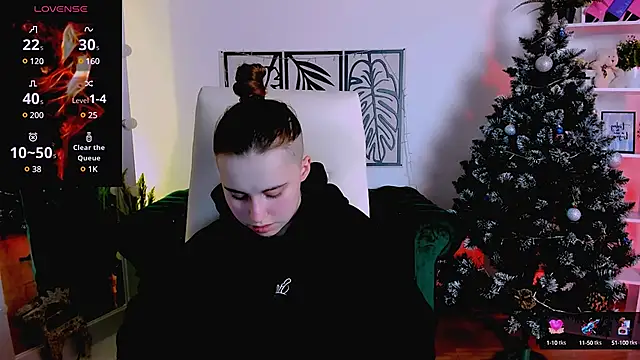 Dolly  Queen  online show from 13, 1, 2025