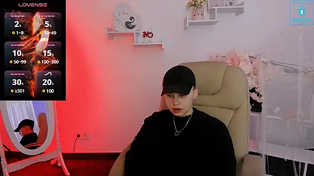 Dolly  Queen  online show from 7, 2, 2025