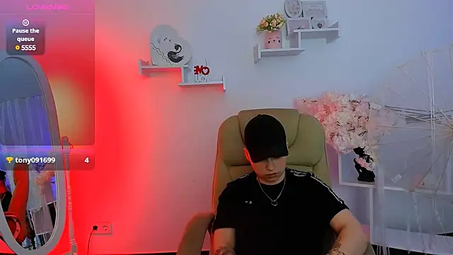 Dolly  Queen  online show from 12, 2, 2025