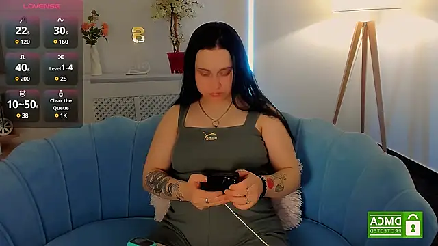 Dolly  Queen  online show from 21, 2, 2025