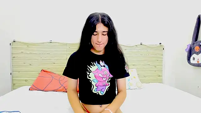 Snapshot of Evil_Queen13 chatting on 10, 2, 2026 Evil Queen13 online show from 10, 2, 2026