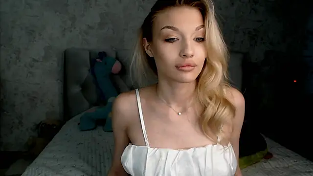 Snapshot of Ella_Milla chatting on 1, 7, 2026 Ella Milla online show from 1, 7, 2026