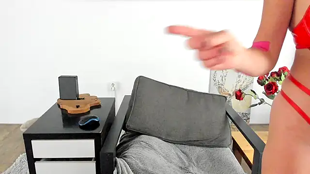 Snapshot of MendiPetite chatting on 17, 10, 2025 MendiPetite online show from 17, 10, 2025