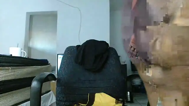 Snapshot of Hugetittiesxx2 chatting on 26, 11, 2025 Hugetittiesxx2 online show from 26, 11, 2025