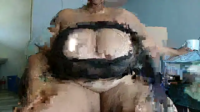 Snapshot of Hugetittiesxx2 chatting on 17, 12, 2025 Hugetittiesxx2 online show from 17, 12, 2025