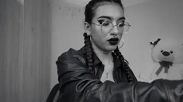 sofia blossom online show from 23, 3, 2025