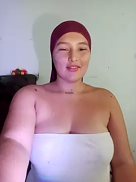 Snapshot of Celeste_camila18 chatting on 9, 11, 2025 Celeste camila18 online show from 9, 11, 2025