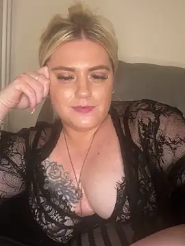 Snapshot of Blondiee3088 chatting on 10, 1, 2025 Blondiee3088 online show from 10, 1, 2025