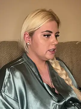 Snapshot of Blondiee3088 chatting on 27, 2, 2025 Blondiee3088 online show from 27, 2, 2025