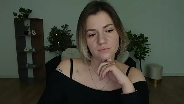 MariaSttone online show from 4, 2, 2025