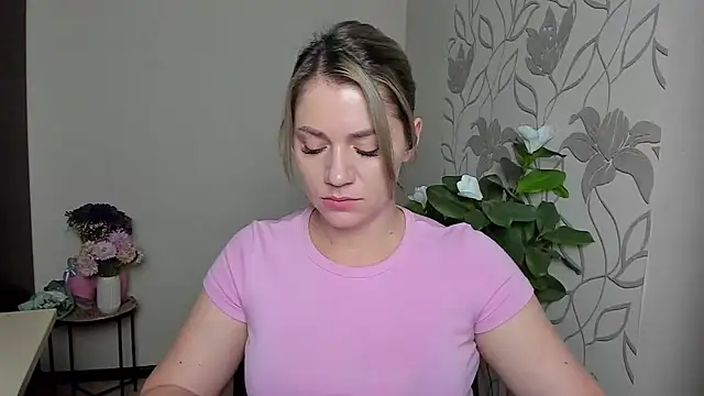 MariaSttone online show from 8, 9, 2025