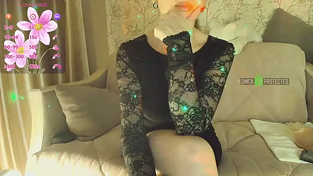 MilfeaN online show from 5, 3, 2025