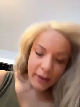 EllaSnow online show from 9, 4, 2026